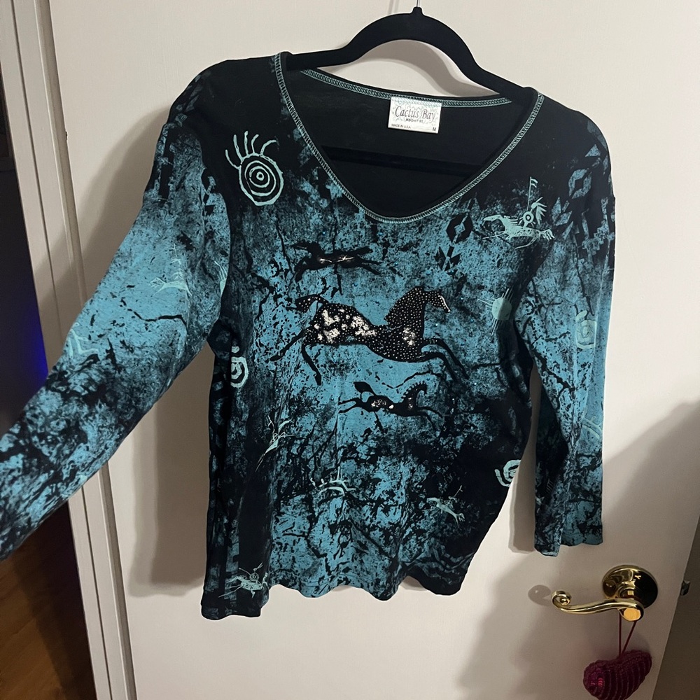 💜 Medium Teal and Black Horse Print V-Neck Long Sleeve Top - Picture 10 of 10